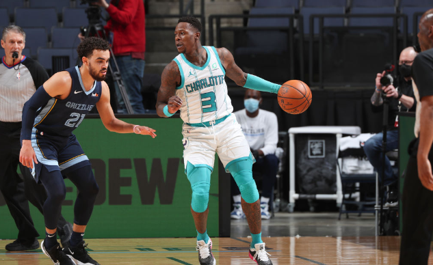  黄蜂裁掉罗齐尔引发球迷抗议  