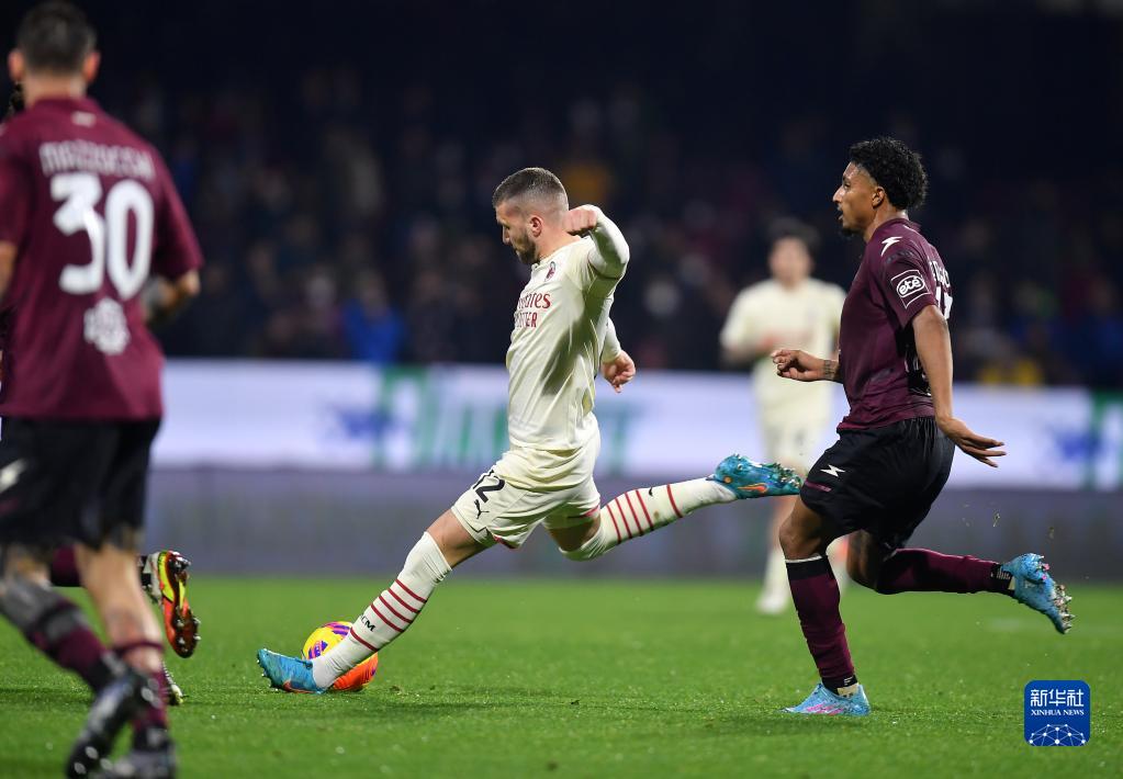  AC米兰老将发威绝平萨勒尼塔纳展现经验价值